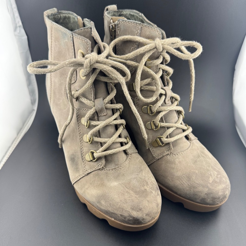 Sorel Joan‎ of Arctic Wedge II Boots 8.5 Grey Good Lace Up Zip Suede (1947)